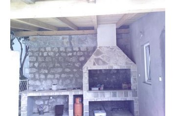 Muntenegru Privát Risan, Exteriorul